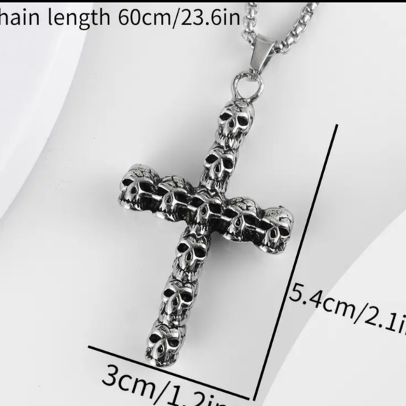 Gothic Style Skeleton Pendant Necklace - Picture 4 of 4